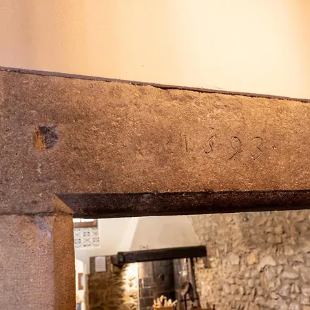 Bravissimo 1593, Medieval Charm Apartment