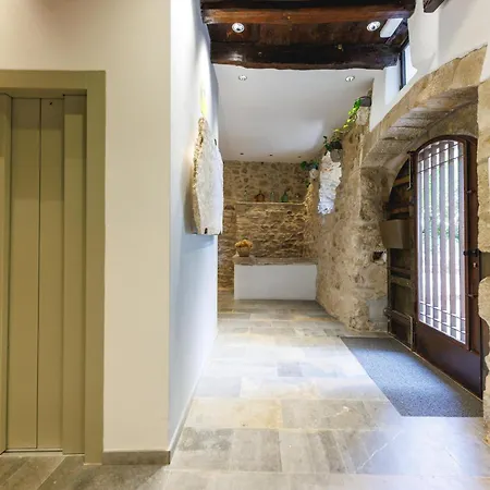 Bravissimo 1593, Medieval Charm * Girona