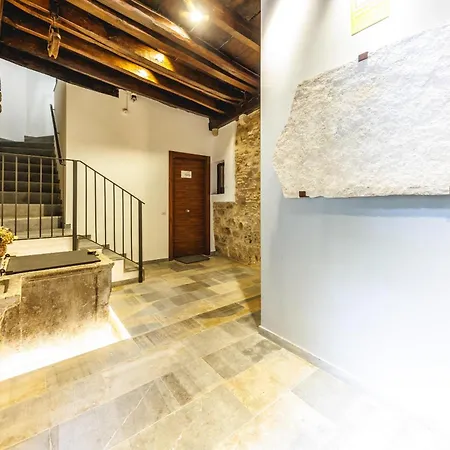 Bravissimo 1593, Medieval Charm Apartment *