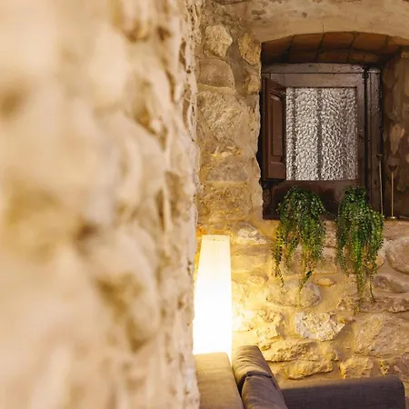 Apartment Bravissimo 1593, Medieval Charm *