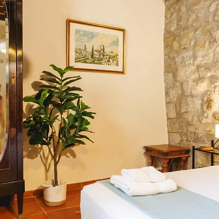 Bravissimo 1593, Medieval Charm Apartment Girona